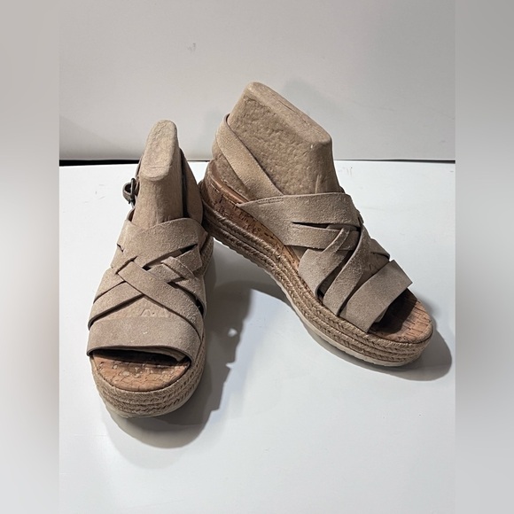 TRASK Taupe suede woven platform sandal‎ size 8. - Picture 3 of 10